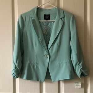 Light weight 3/4 sleeve blazer